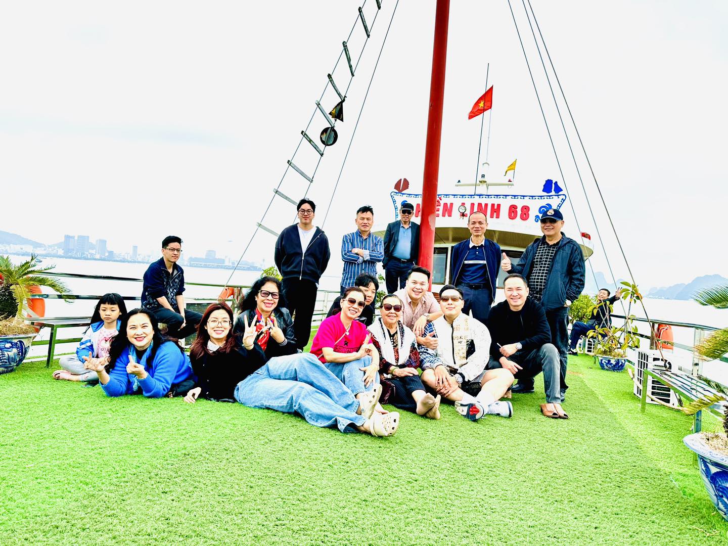 Tour Thăm Vịnh Hạ Long